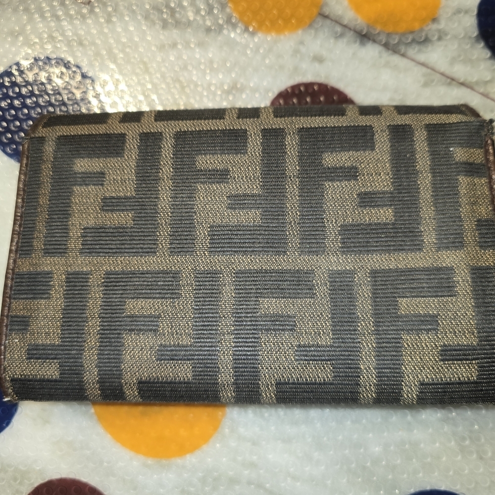 Fendi Authentic Wallet - Picture 3 of 9